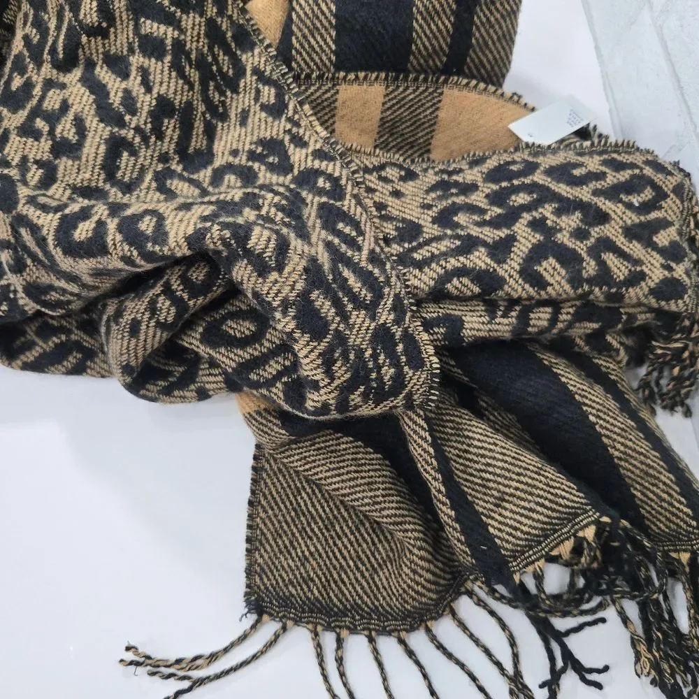 Apt. 9 NWT blanket scarf